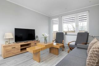 Bright Apartment Bardowskiego in Katowice Perfect for Remote Work by Noclegi Renters - 3