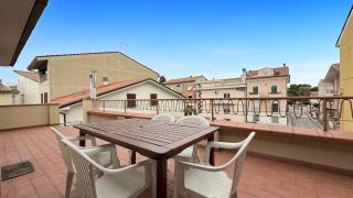 P007 - Porto Recanati, ampio trilocale con parcheggio, vicino al mare - 9