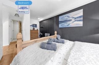 Short Stays at Tyndale Court by Azzurri Properties Short Lets & Serviced Accommodation London with Wi-Fi and Parking - 3