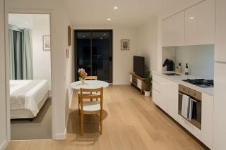 Stylish Southbank Apartment Prime Location - 2