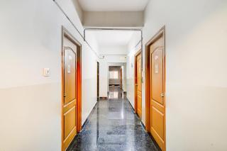 FabHotel Golden Dreams - 8