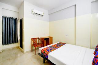 FabHotel Golden Dreams - 4