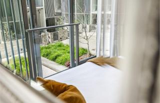 CBD luxury Apartments Balcony with Skytower View - 7