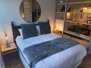 Studio Apartment in Brand New Cape Town Development - 9