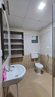 Spacious Lakeview Apartment with Balcony - 9