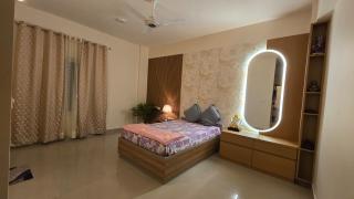 Spacious Lakeview Apartment with Balcony - 4