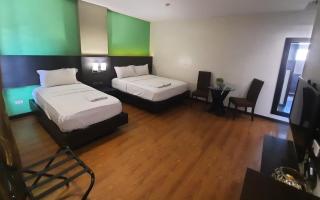 Lorenzzo Suites Hotel Makati - 9