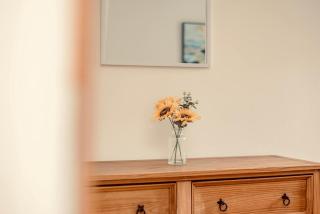 Unique 1 Bed house with Private Parking - 9