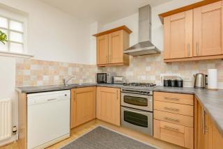 Unique 1 Bed house with Private Parking - 1