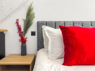 Ruby Chic Avlabari Suite - 9