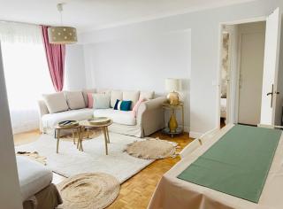 7 Guests, couchages- parking inclus- proche métro at door- 8min Paris - Cachan - 9