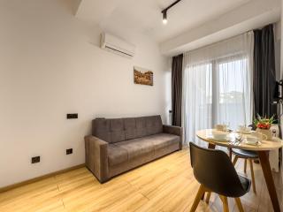 Ruby Chic Avlabari Suite - 3