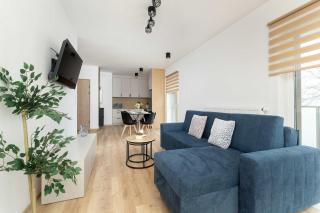 Modern Apartment with Parking and Balcony near the City Center by Noclegi Renters - 0
