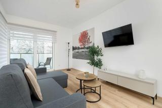 Modern Apartment with Parking and Balcony near the City Center by Noclegi Renters - 6