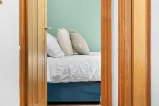 Hot-Tub, Sauna, Netflix, Long Stay Savings - 5