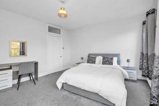 17 OutRisbygate St - 3 bedroom house that sleeps 6 with one private parking space - 6