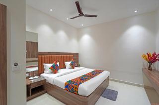 FabHotel Swaraj - 5