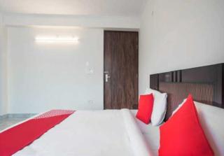 Hotel O The Grand Venice Mall Formerly VM Residency - 4