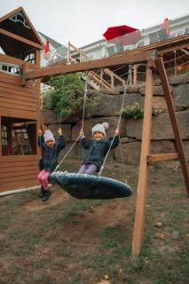 Hollywood River Access Hot Tub Games 16 P - 5