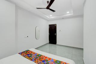 FabHotel High Rise Near Airport - 4