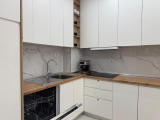 Modern Seafront Stay Fully Equipped 1BR Apt - 3