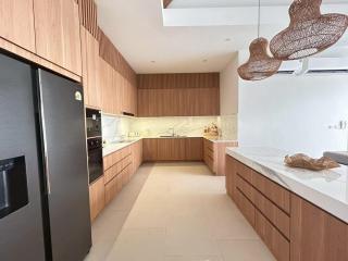 Breathtaking Modern Villa Sun Filled Living Private Pool - 7