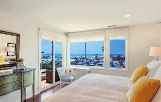 Oceanfront Six-Bedroom Estate With Expansive Coast-to-Coast Views - Corona del Mar - 8