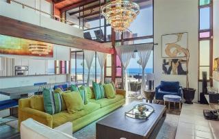 Oceanfront Six-Bedroom Estate With Expansive Coast-to-Coast Views - Corona del Mar - 0