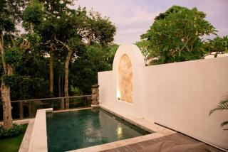 Tropical modern 1 bedroom close to canggu - 1