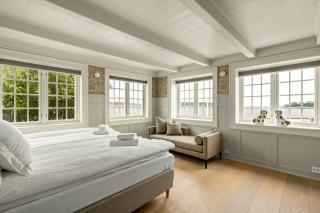 Historic Customs House On Merdø From 1650 - 6