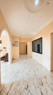 Entire First Floor with 3 en-suite bedrooms - 7