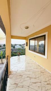 Entire First Floor with 3 en-suite bedrooms - 5