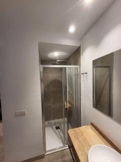 Central 2 bedroom apartment with terrace - 6