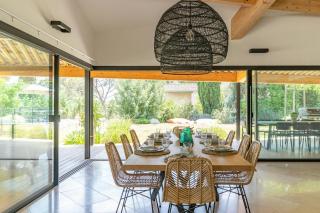 Architect's Villa With Infinity Swimming Pool - 4