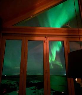 Breathe - Seafront Hideaway - 4