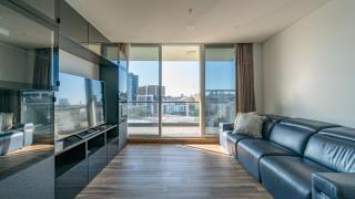 Z6 City and Park View Close to Station 1 Car Space - 0