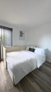 Cozy 2-Bedroom Cottage-Style Home - 7