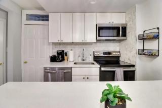 Central 1BD Apartment in Downtown Washington DC! - 4