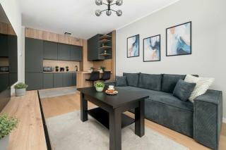 Spacious Apartment with Parking & Balcony by Noclegi Renters - 3