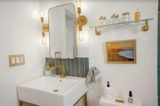 Stylish Three-Bedroom Modern Home With Private Outdoor Lounge - Los Angeles - 6