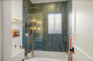 Stylish Three-Bedroom Modern Home With Private Outdoor Lounge - Los Angeles - 0