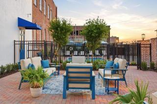 O Fortuna Stunning 2BR 2BA Apt with Heated Pool - 2