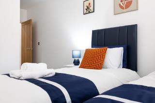 1 Bed Apartment, Leicester City Centre, Sleeps 4, Smart TV, Families, Couples - 4