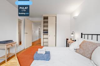 Centrally Located Spacious 3 Bedroom Apartment At Pulat Short Lets & Serviced Accommodation London With Free WiFi & Central heating Sleeps 7 - 4