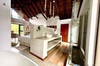 Big 5 Thaba Lodge Black Rhino Pilanesberg - 7