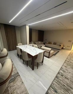 Luxury Urban Suite - 3