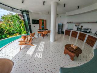 Hillstone Luxury Village - 3