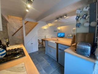 Sea-AH-na Side Cottage - 5