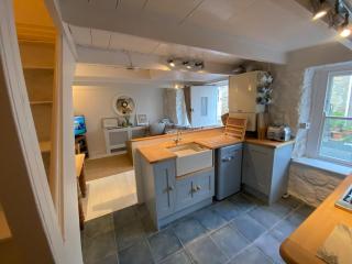 Sea-AH-na Side Cottage - 4