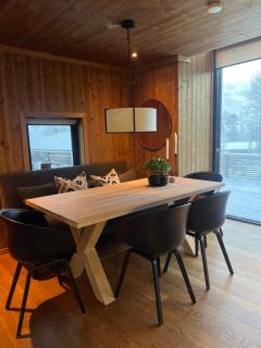 Charming and modern ski-in ski-out cottage - 2